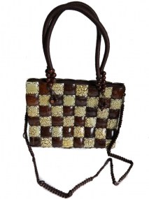 mooie handtas van kokosnoot 