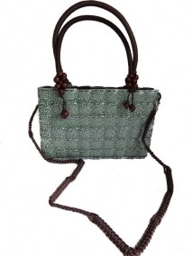 mooie handtas van kokosnoot 